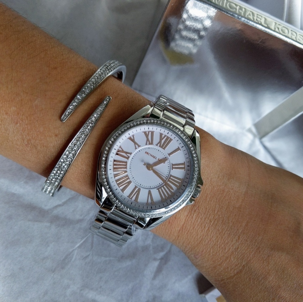 SOLD 🆕Michael Kors Kacie Silver Tone Watch
